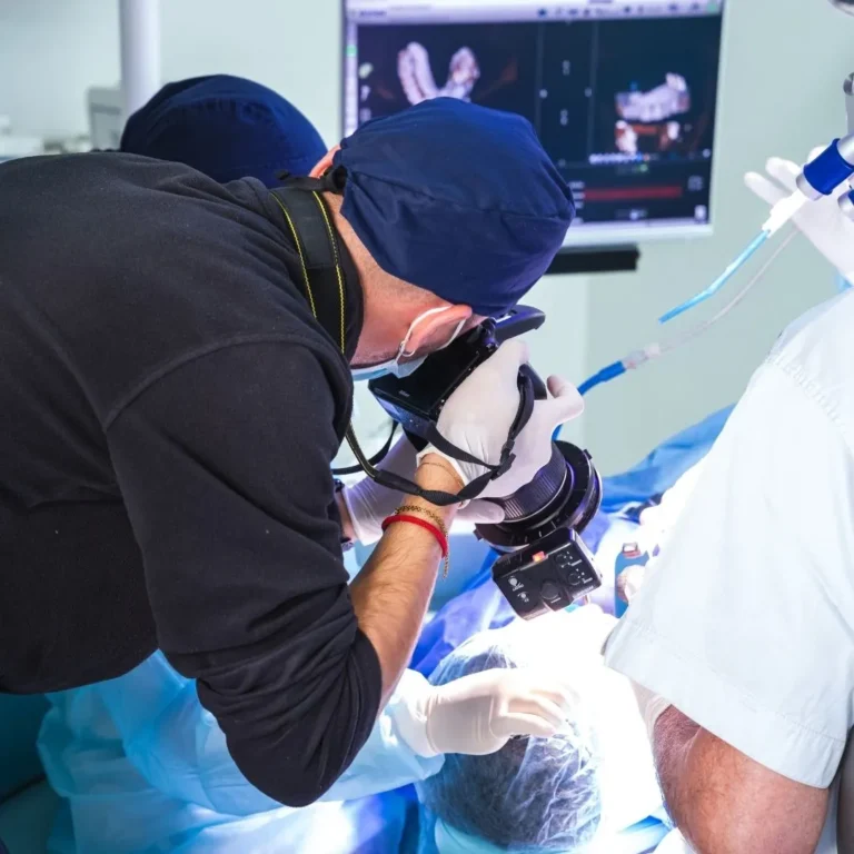 FOTO CI PRENDIAMO CURA DI TE 3 - Dentista a Cosenza